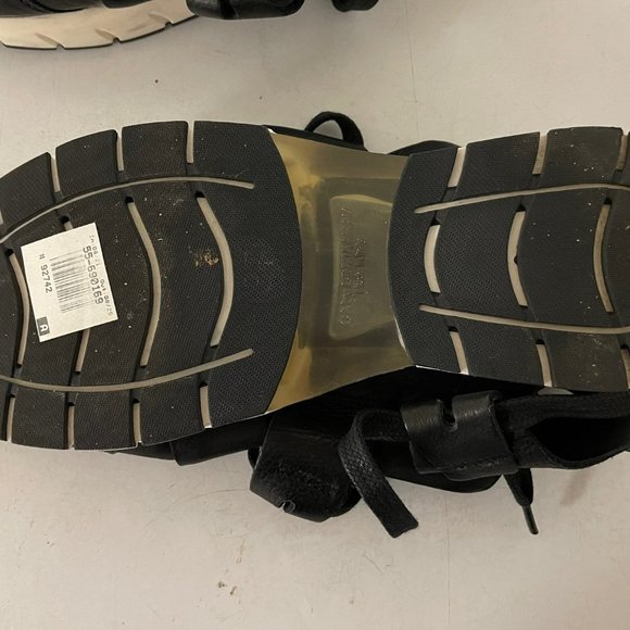 Italian Designer Leather Sandals by Cinzia Araia, Size 8 - Picture 4 of 5